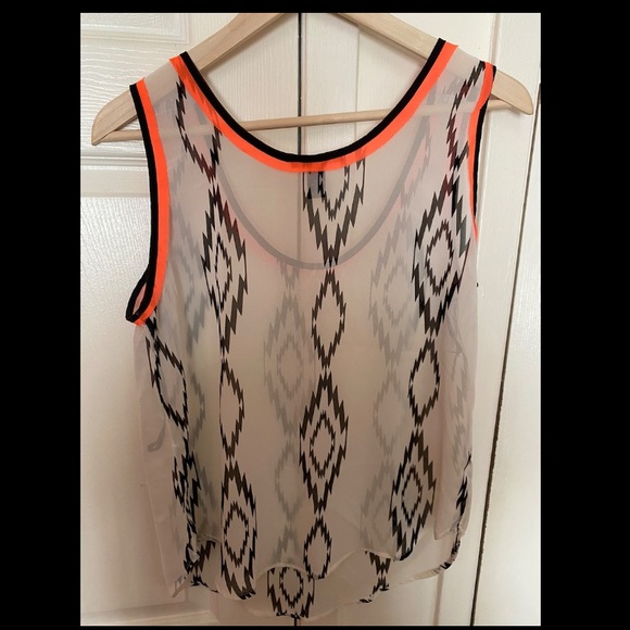 Forever 21 Chevron tank top - NWOT - Picture 2 of 3